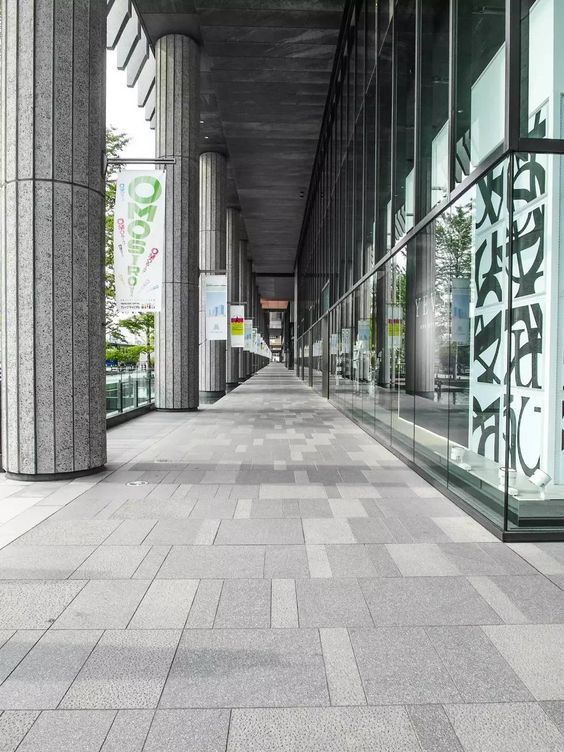 Semi-Circle Entrance Ladder with Textured Stone Surface